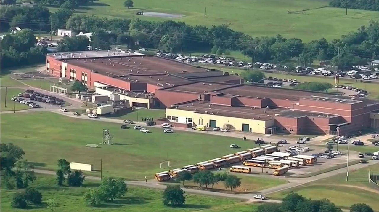 Zeker acht doden bij schietpartij in Santa Fe High School, Texas 