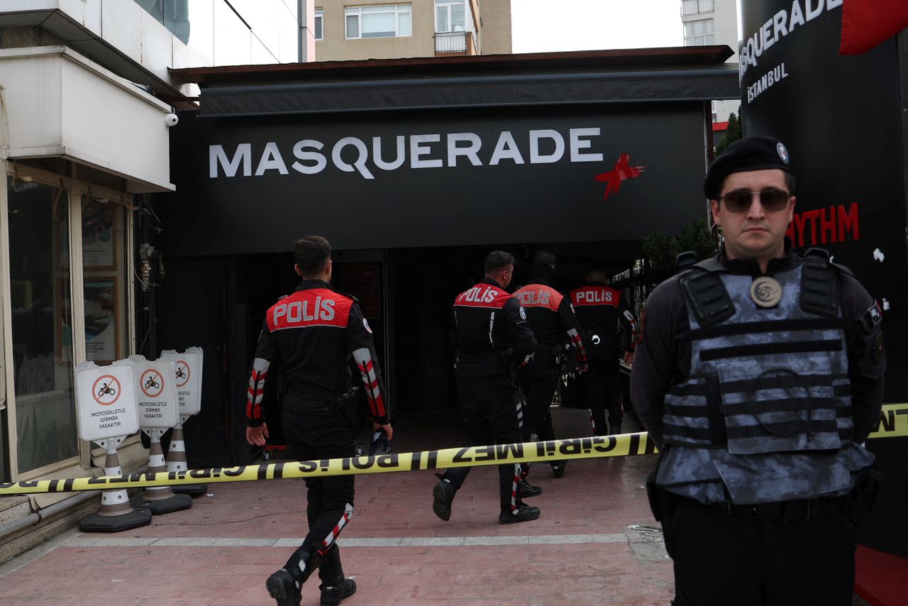 Zeker 29 doden bij brand tijdens werkzaamheden in nachtclub Istanbul 
