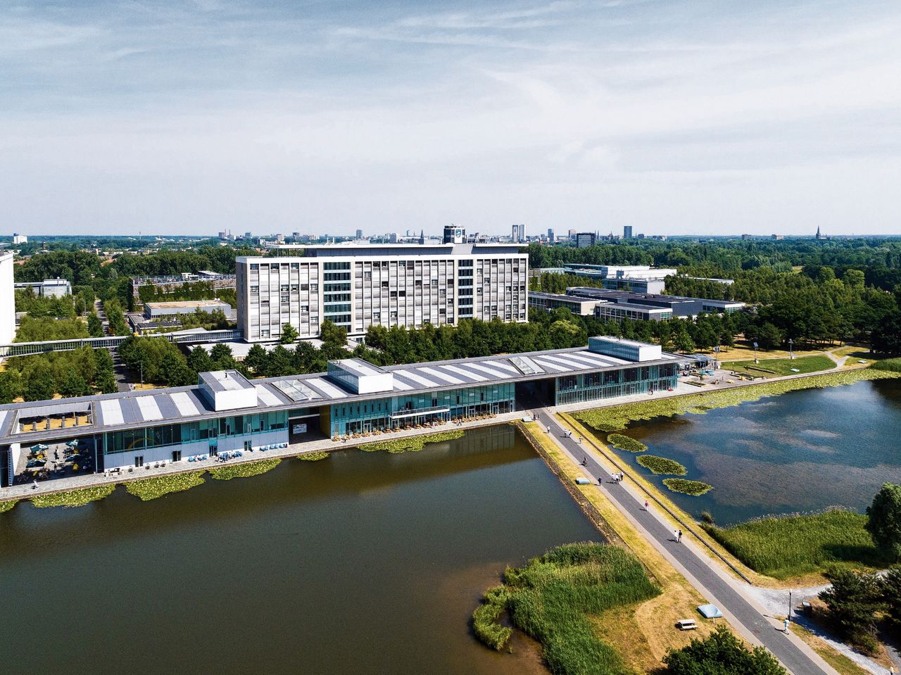 Het voormalige Philps Natuurkundig laboratorium (NatLab) aan de zuidkant van Eindhoven groeide uit tot de High Tech Campus.