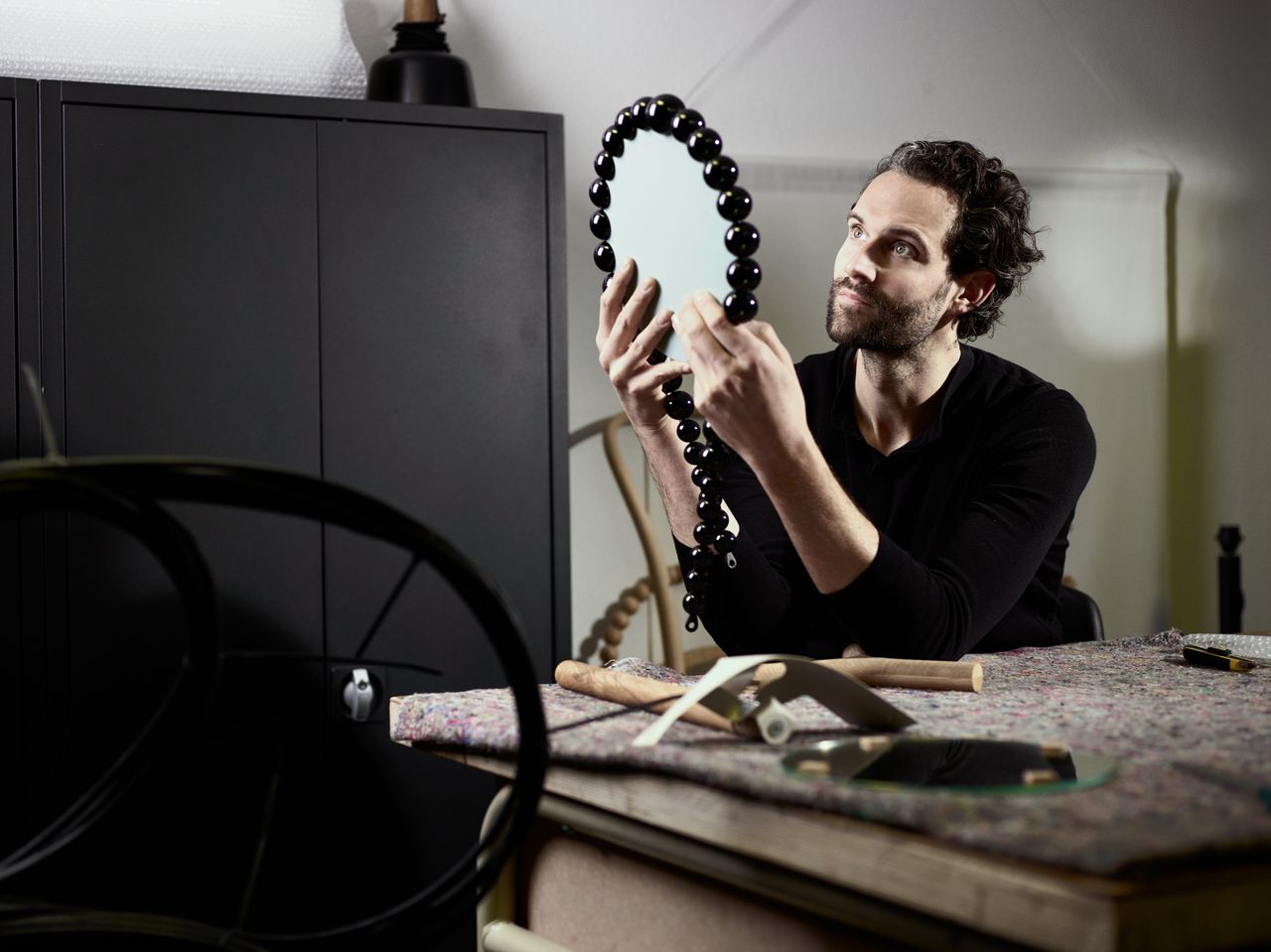 Sjoerd Vroonland (33), meubelmaker en ontwerper, wilde aanvankelijk timmerman worden.