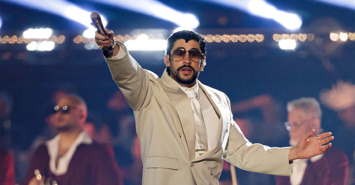 Bad Bunny, de meest gestreamde artiest van 2025, speelt tijdens de Super Bowl – tot woede van trumpisten
