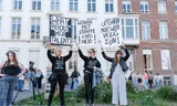 Mehr als tausend Studenten protestierten am Donnerstagabend in Leuven nach einem Vergewaltigungsfall. Ein Student wurde verurteilt, erhielt jedoch keine Strafe. Foto: Jef van den Bossche