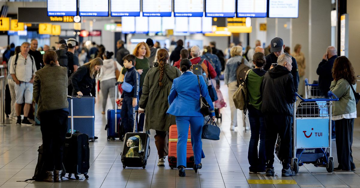 Schiphol is ‘kwetsbaar’, mede door dronedreiging en afhankelijkheid van techbedrijven VS