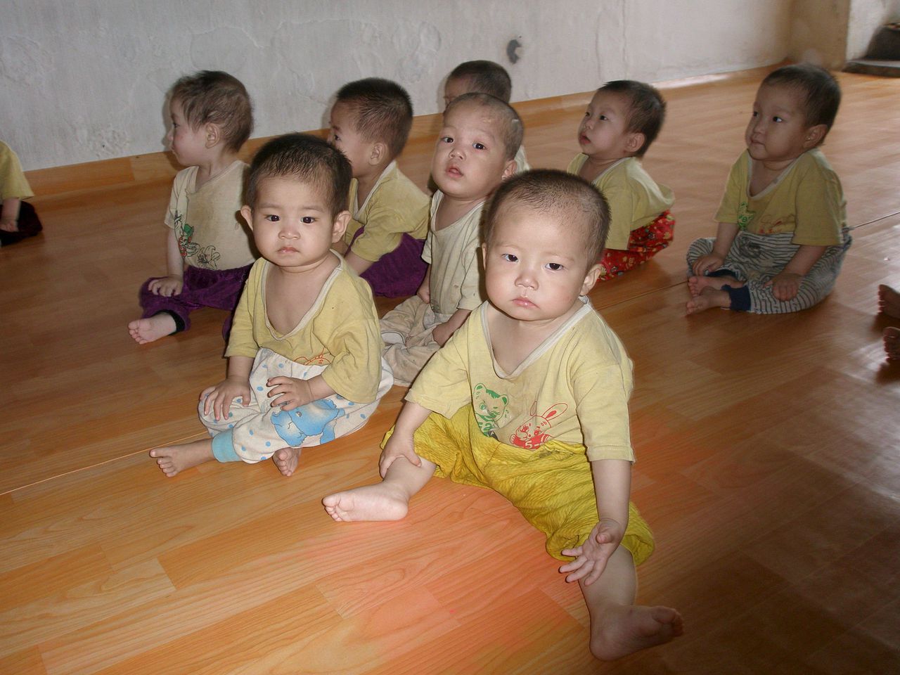 Kinderen in een weeshuis in Chongjin in Noord-Korea.