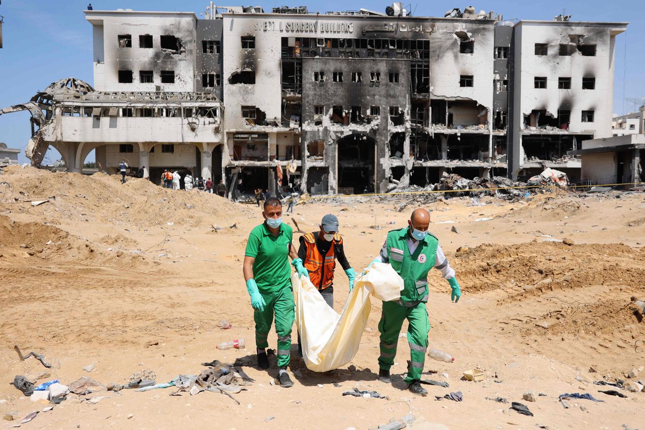 Massagraf met minstens tien lichamen gevonden in Al-Shifaziekenhuis 