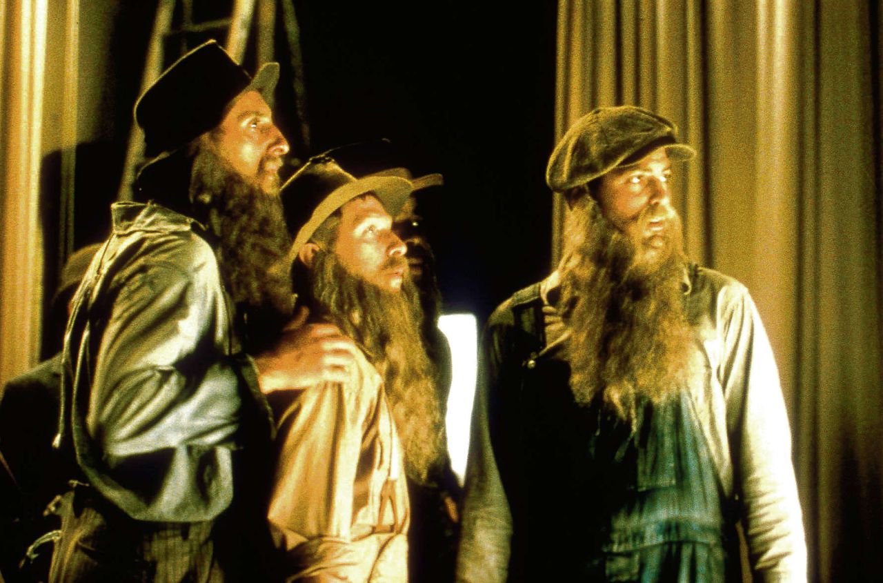 Братья чикенкаррьян. Ореховская опг братва. Джо пеши упал со ступенек один дома. Фильм о где же ты брат кадры. Братья мокрого.