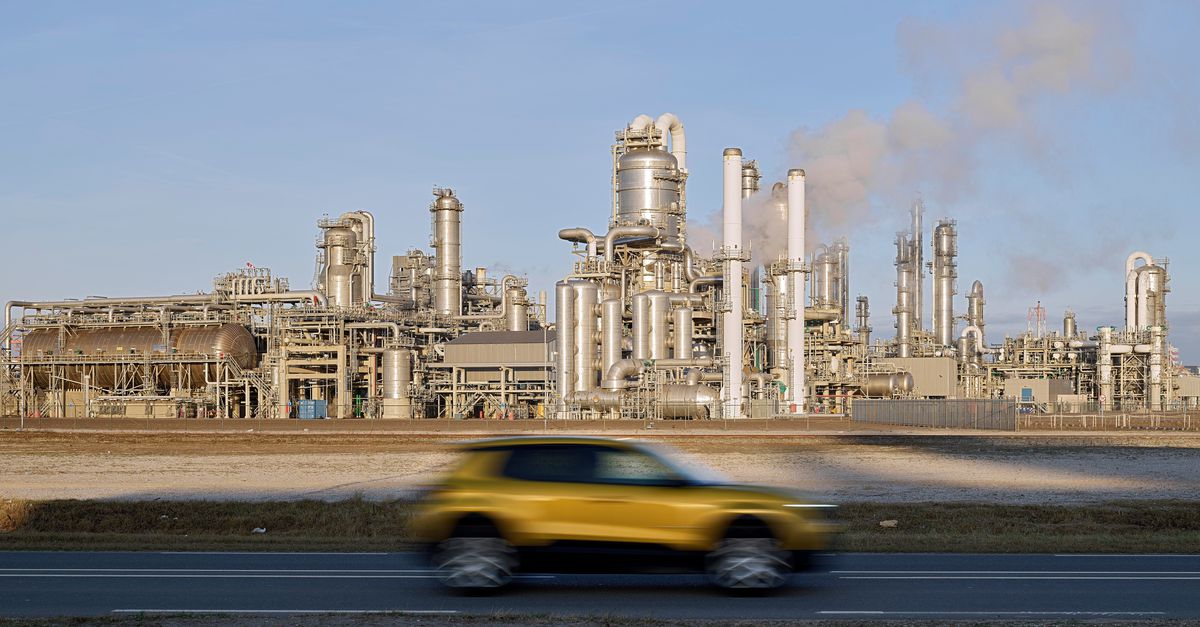 Nederlandse chemiebedrijven kunnen de moordende concurrentie met China niet aan. Een voor een vallen ze om