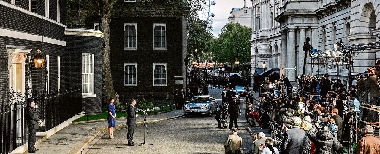 David Cameron sprak voor het eerst de media toe bij zijn aantreden als premier op 11 mei 2010.