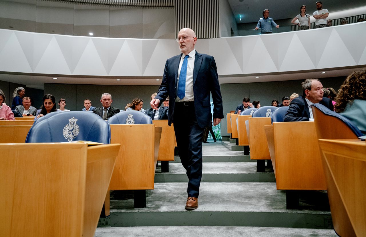 Members GroenLinks and PvdA votes early online about merger due to upcoming elections