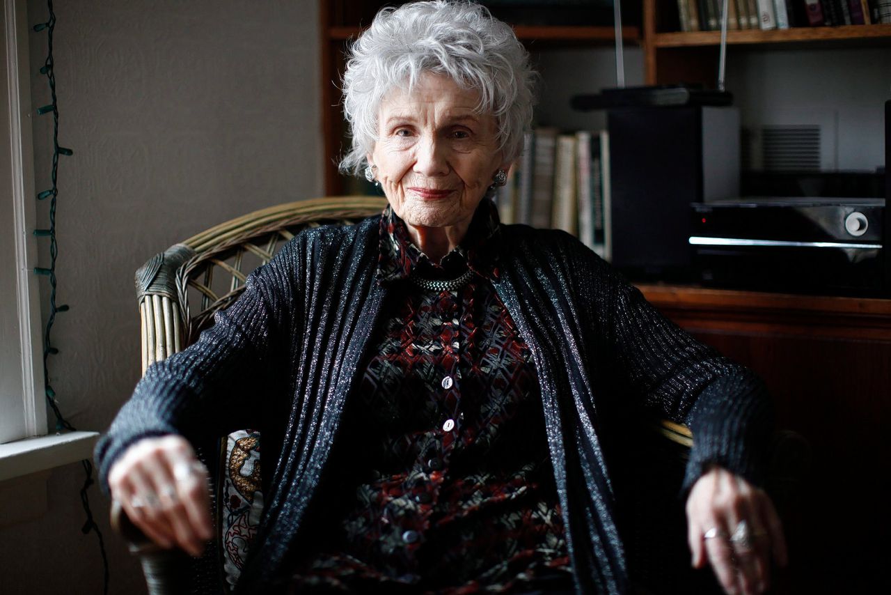 Canadese schrijfster en Nobelprijswinnares Alice Munro op 92-jarige leeftijd overleden 