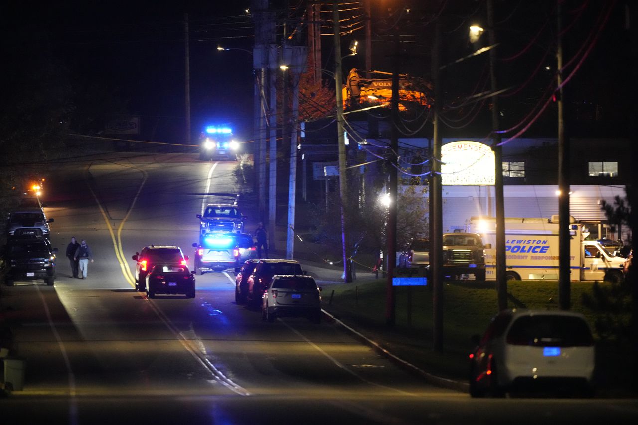 Zeker 22 doden en tientallen gewonden bij schietpartijen in Amerikaanse plaats Lewiston 