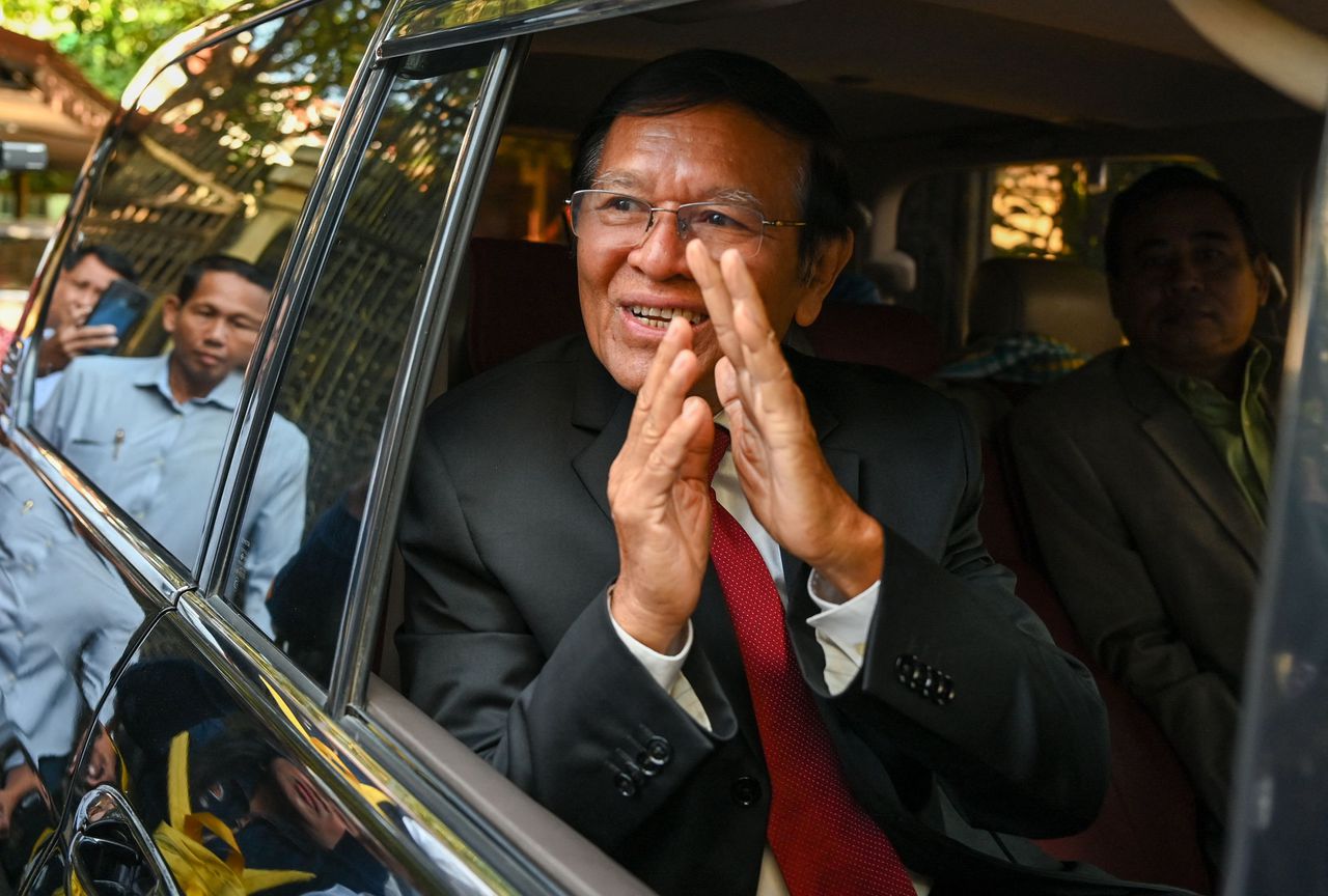 Cambodjaanse oud-oppositieleider krijgt 27 jaar huisarrest, vier maanden voor nieuwe verkiezingen 