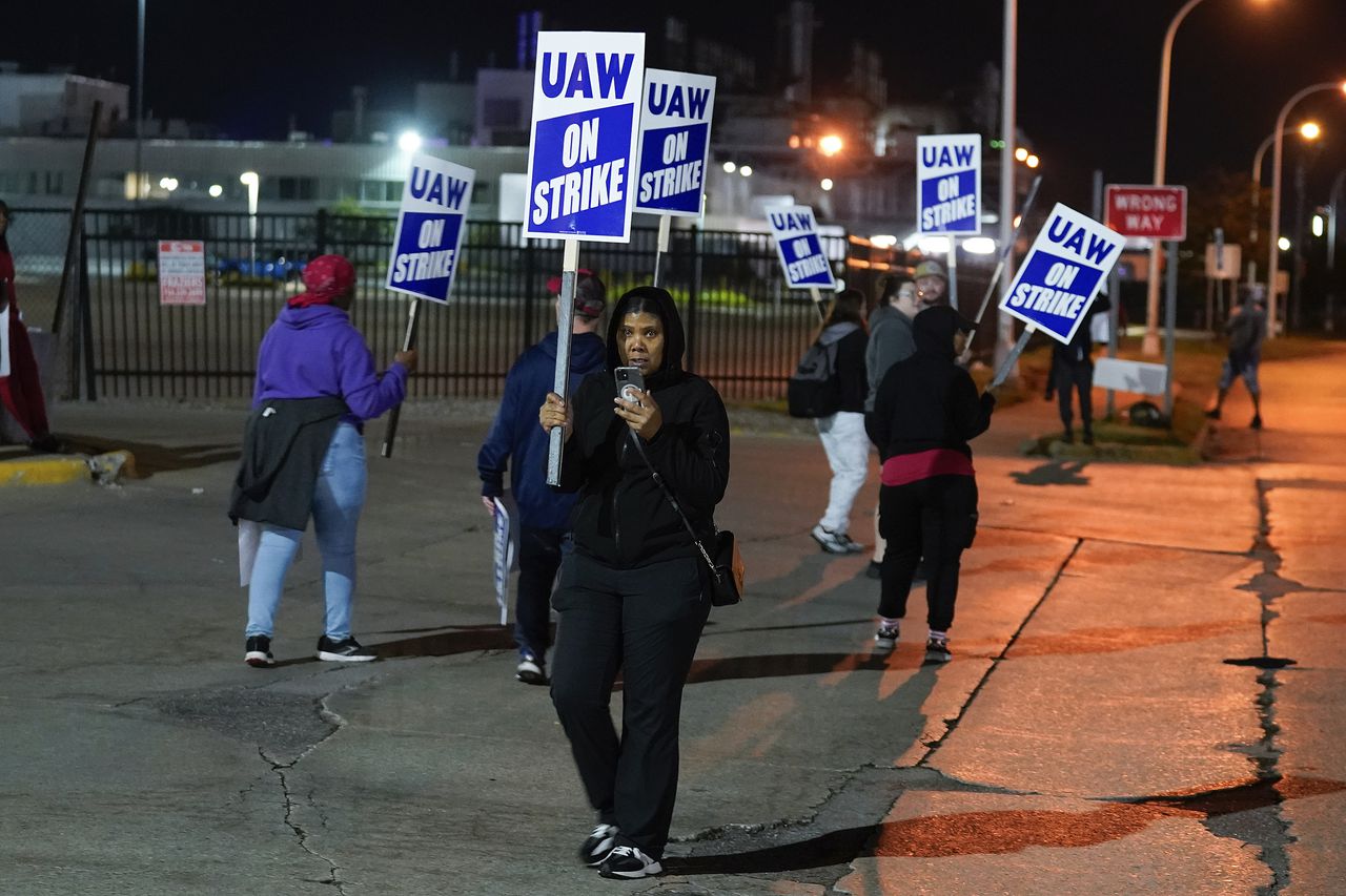 Medewerkers ‘Grote Drie’ Amerikaanse auto-industrie begonnen met staking 