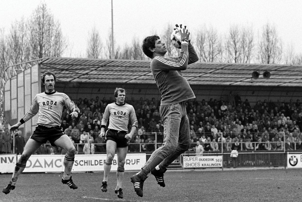 Jan Jongbloed – Oranjes vliegende kiep – hield eigenlijk meer van vissen en vrouwen dan van voetbal 