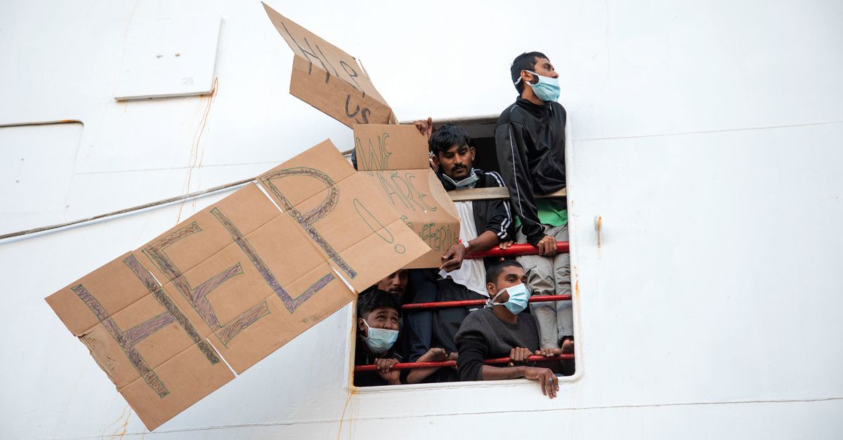 L’Italia può rifiutare i barconi delle Ong o selezionare barconi migranti?
