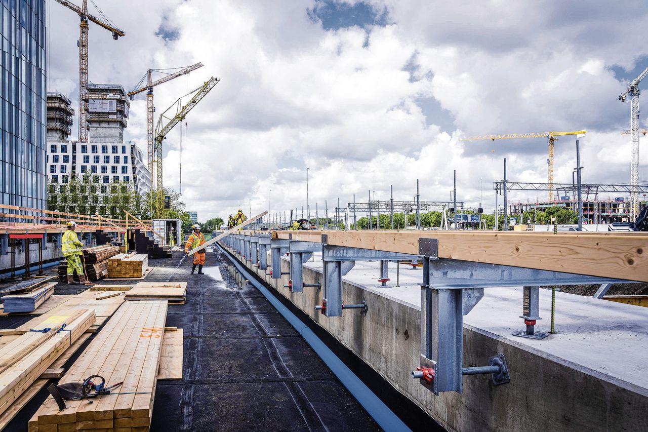 Bouwbedrijven Zuidasdok staken werk 