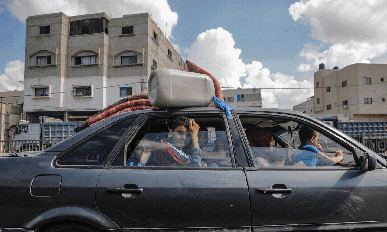 Honderdduizenden Palestijnen vluchten maar kunnen de Gazastrook niet verlaten 