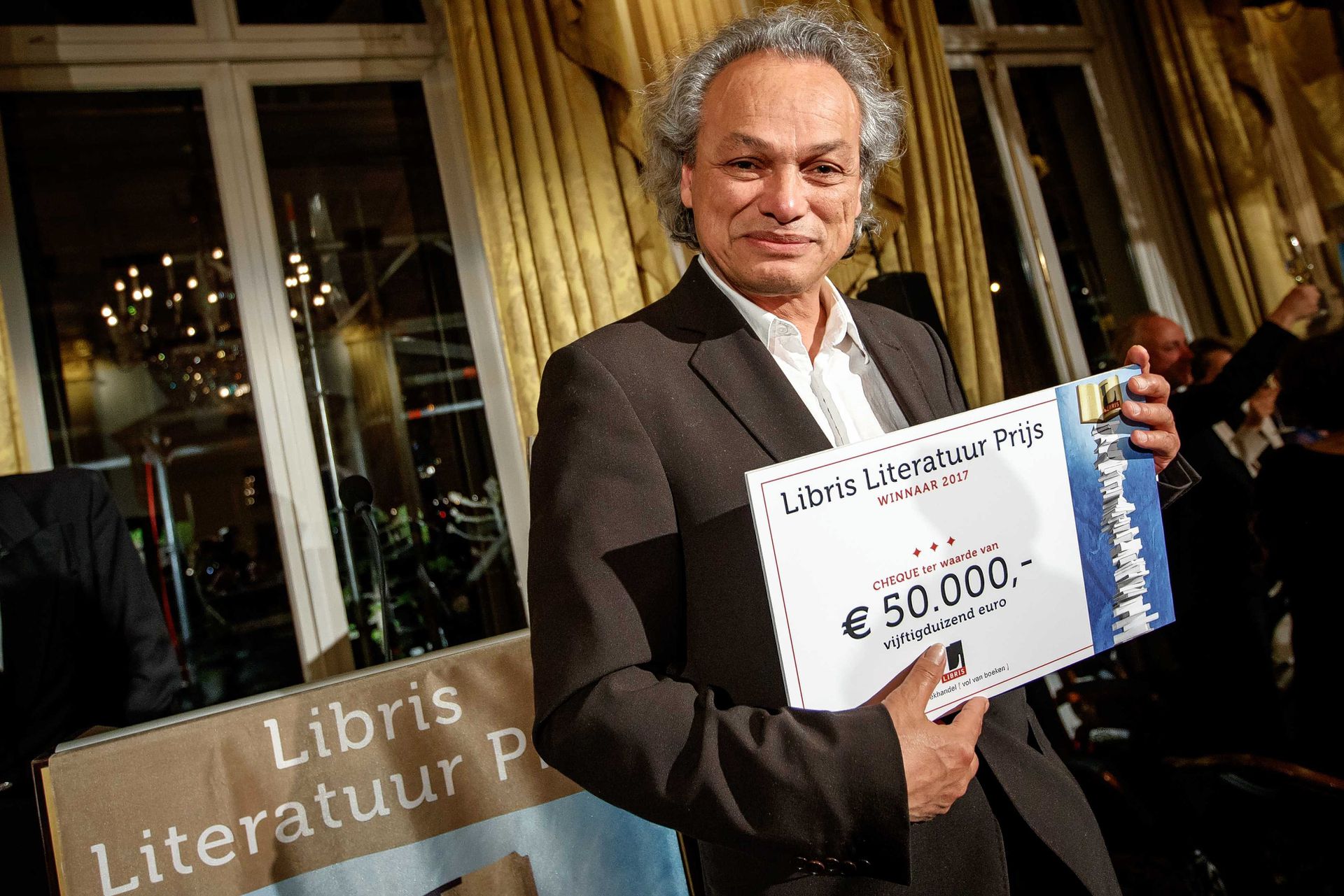 Alfred Birney wint Libris Literatuurprijs voor De tolk van Java - NRC