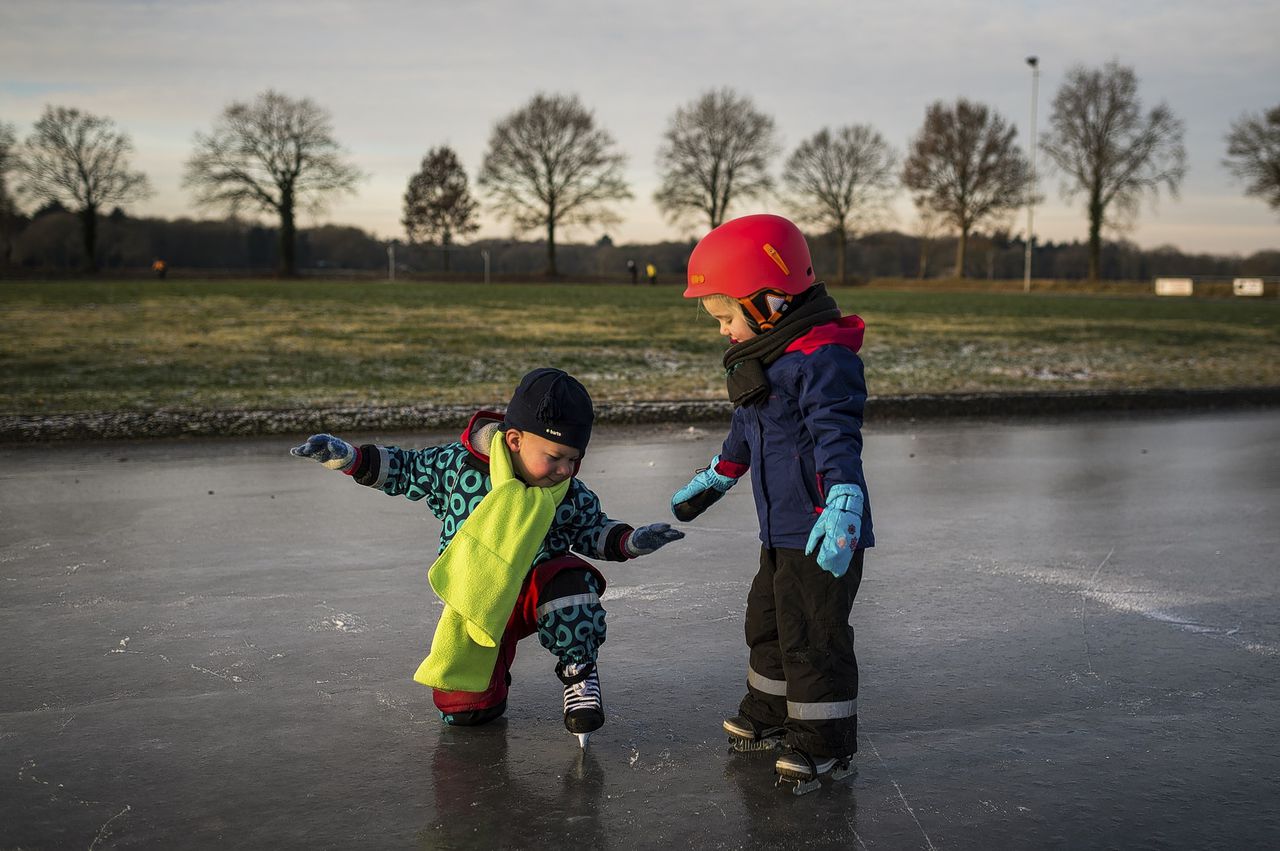 De eerste schaatsdag in beeld 