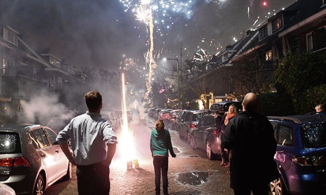 Echte Liefhebbers Denken Het Hele Jaar Aan Hun Vuurwerk Nrc