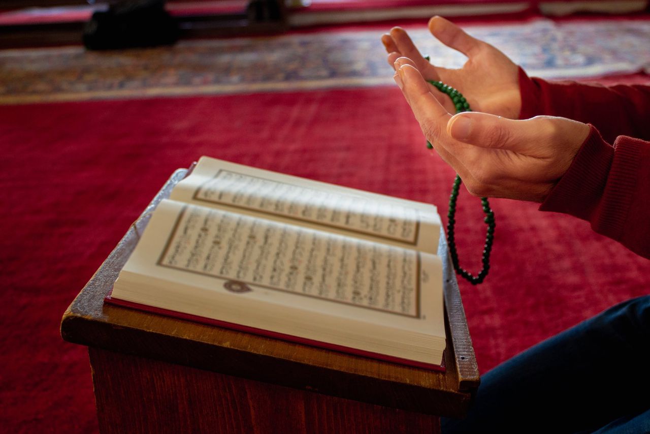 Justitie vervolgt imam om groepsbelediging in Haagse moskee 