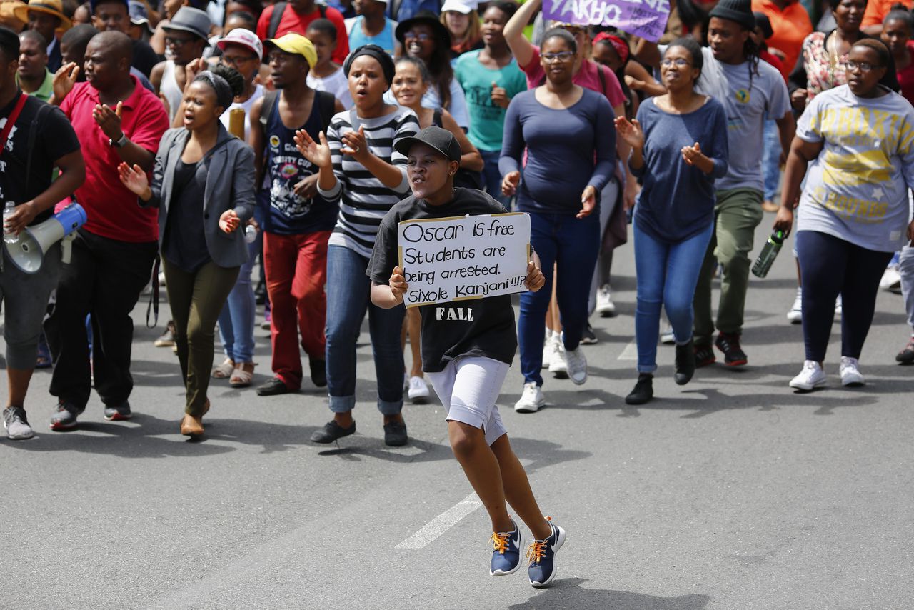 Een protest op de toegangsweg naar de campus in Johannesburg.