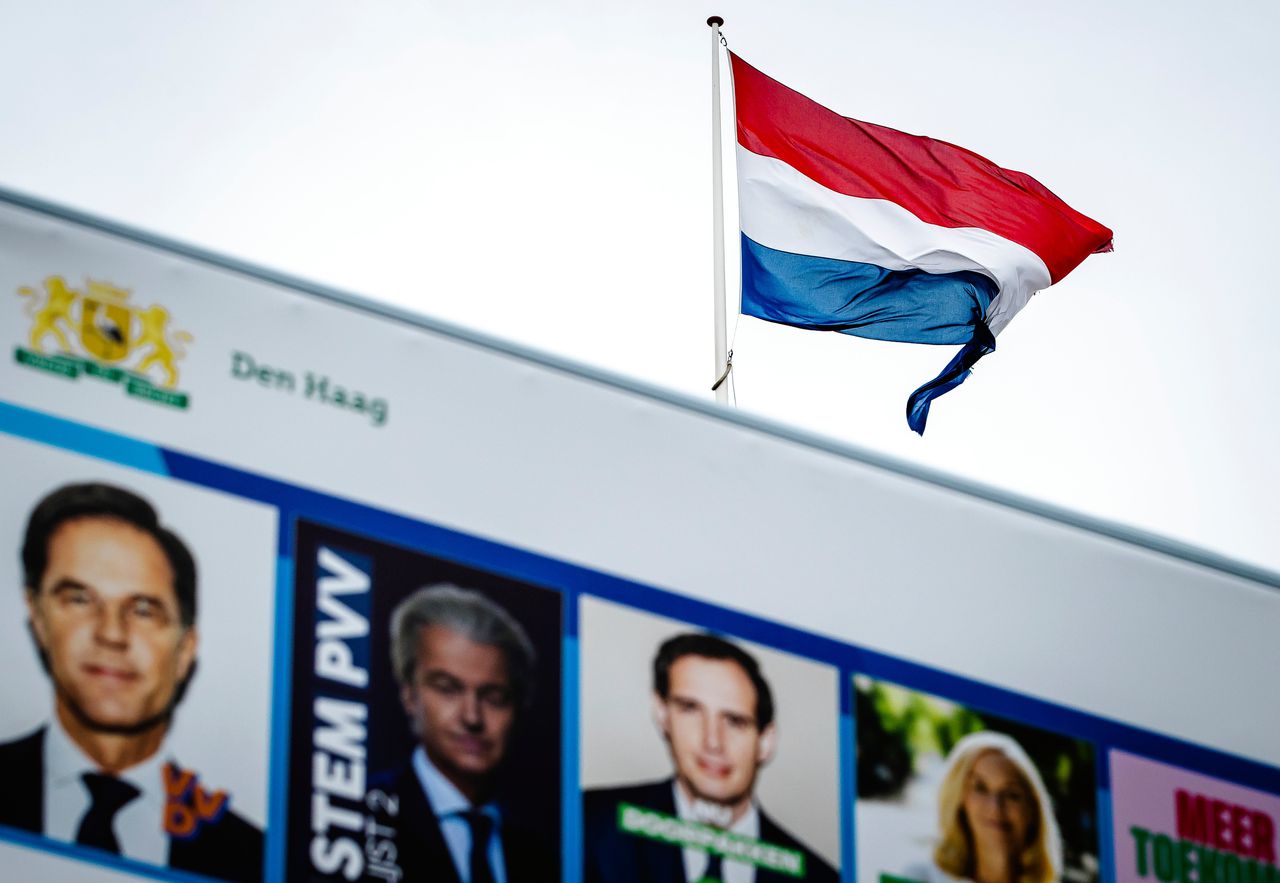 Verkiezingsbord in het centrum van Den Haag.