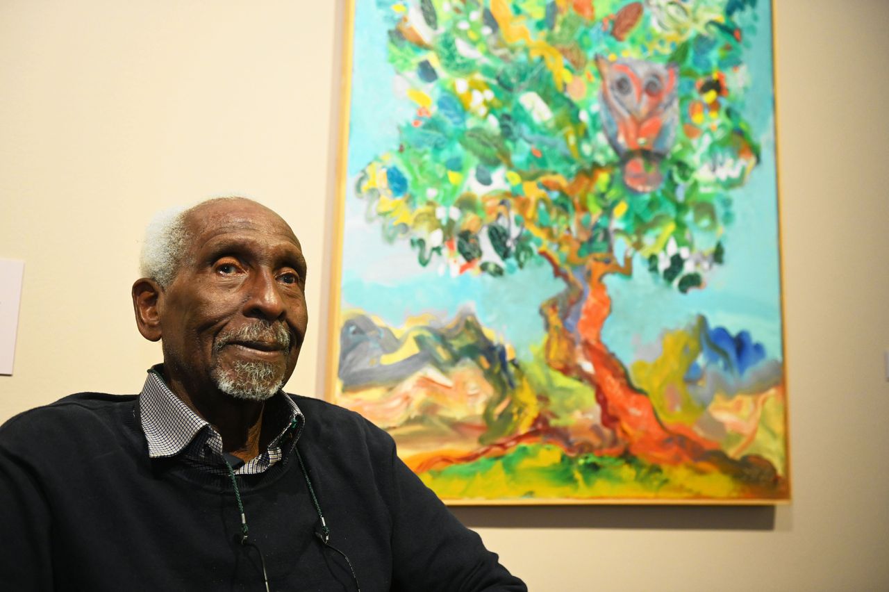 Curaçaose kunstenaar José Maria Capricone (91): ‘Ik vond de kleuren in Nederland maar wat triest’ 