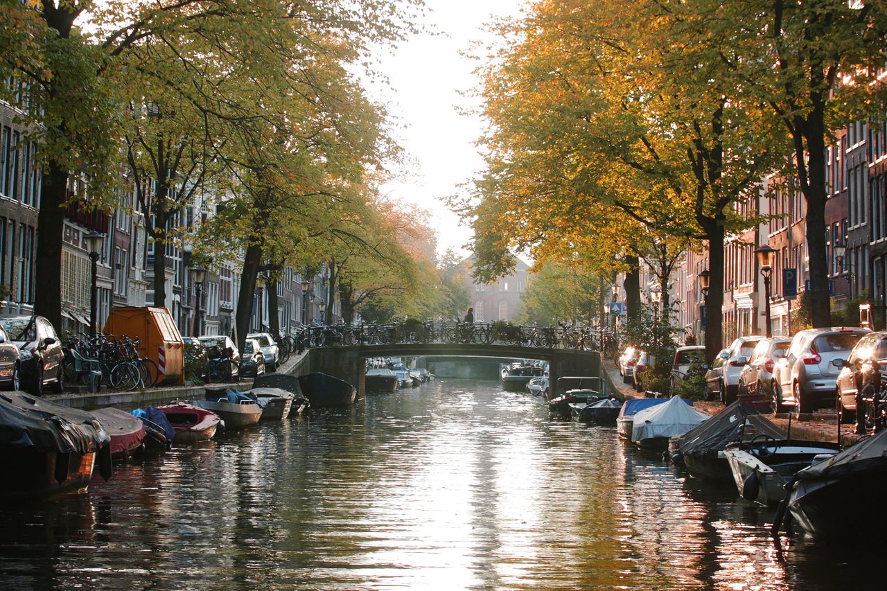 Amsterdam, de stad die volop wordt bezongen in popsongs.