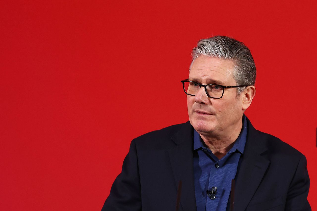 Starmer hands committee documents; apologises