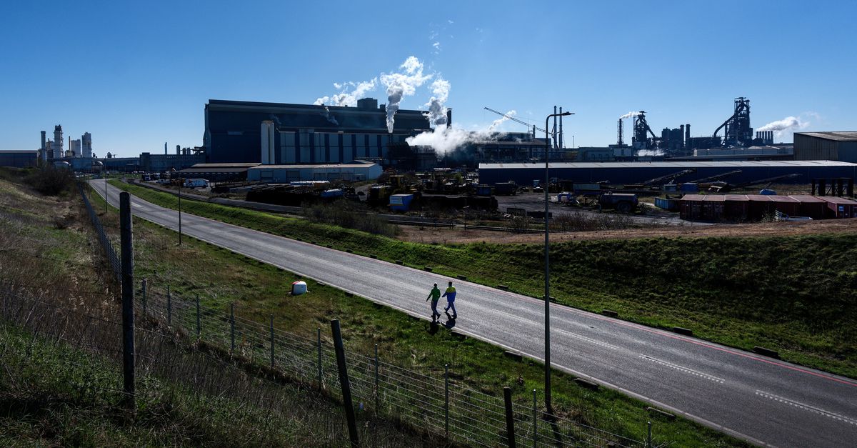 Omwonenden bij de rechter: ‘Geef inspraak in concept afspraken met Tata Steel’