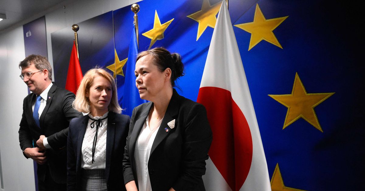 Oog in oog met Trump in Davos komt het er voor Europese leiders op aan: slijmen of keihard opstellen?