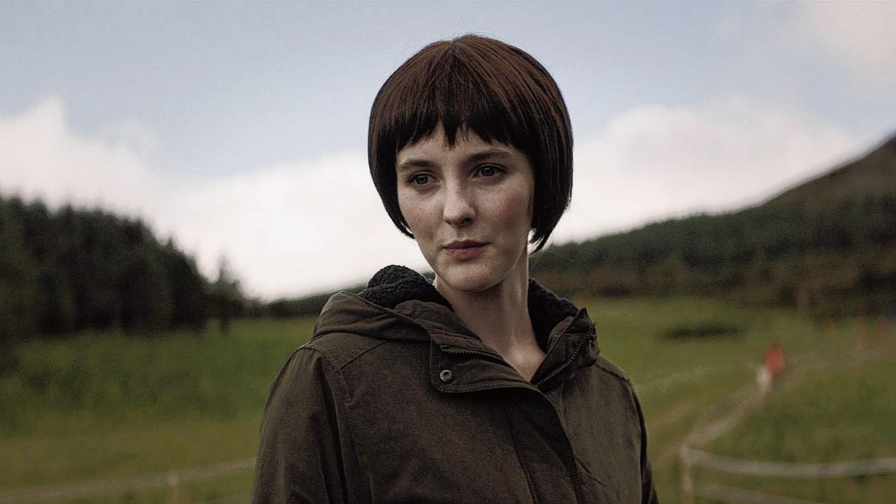 De Ierse film 'Rose Plays Julie' gebruikt de taal van de thriller en de horrorfilm als manier om thema’s als identiteit, maskerade en weggestopte pijn uit te werken.