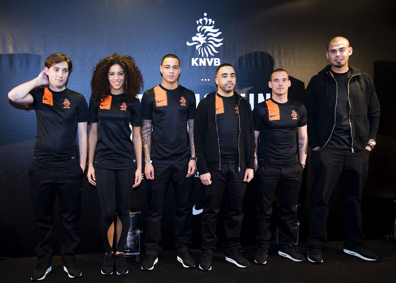 Oranje In Agressief Zwart Uittenue Nrc