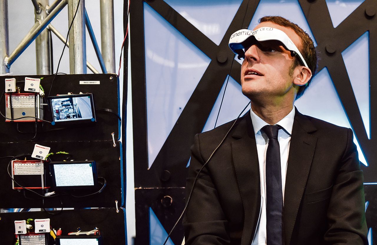 Presidentskandidaat Emmanuel Macron op de high tech-beurs Futurapolis in Toulouse in 2016.