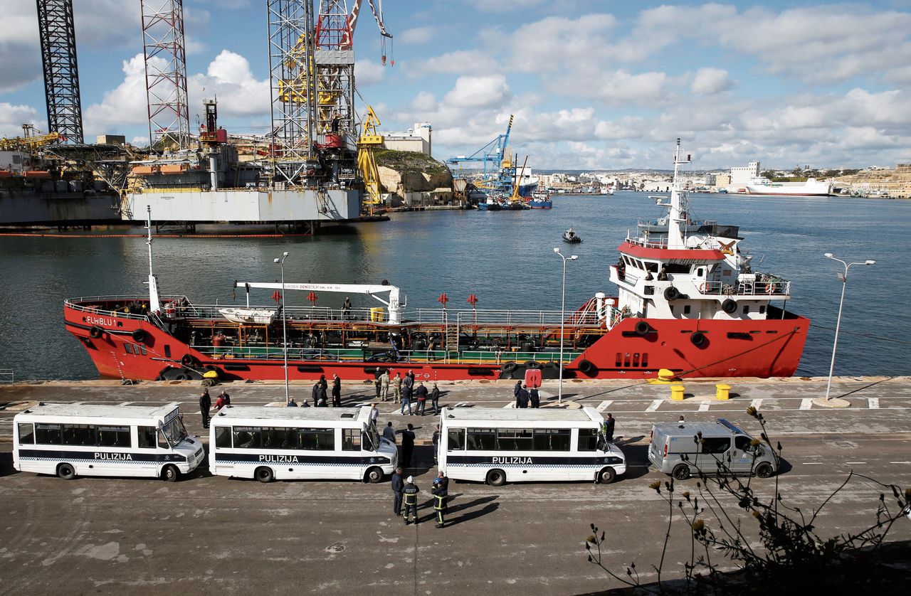 De Maltese politie beëindigde donderdag een kaping van een schip door migranten die niet terug naar Libië wilden.