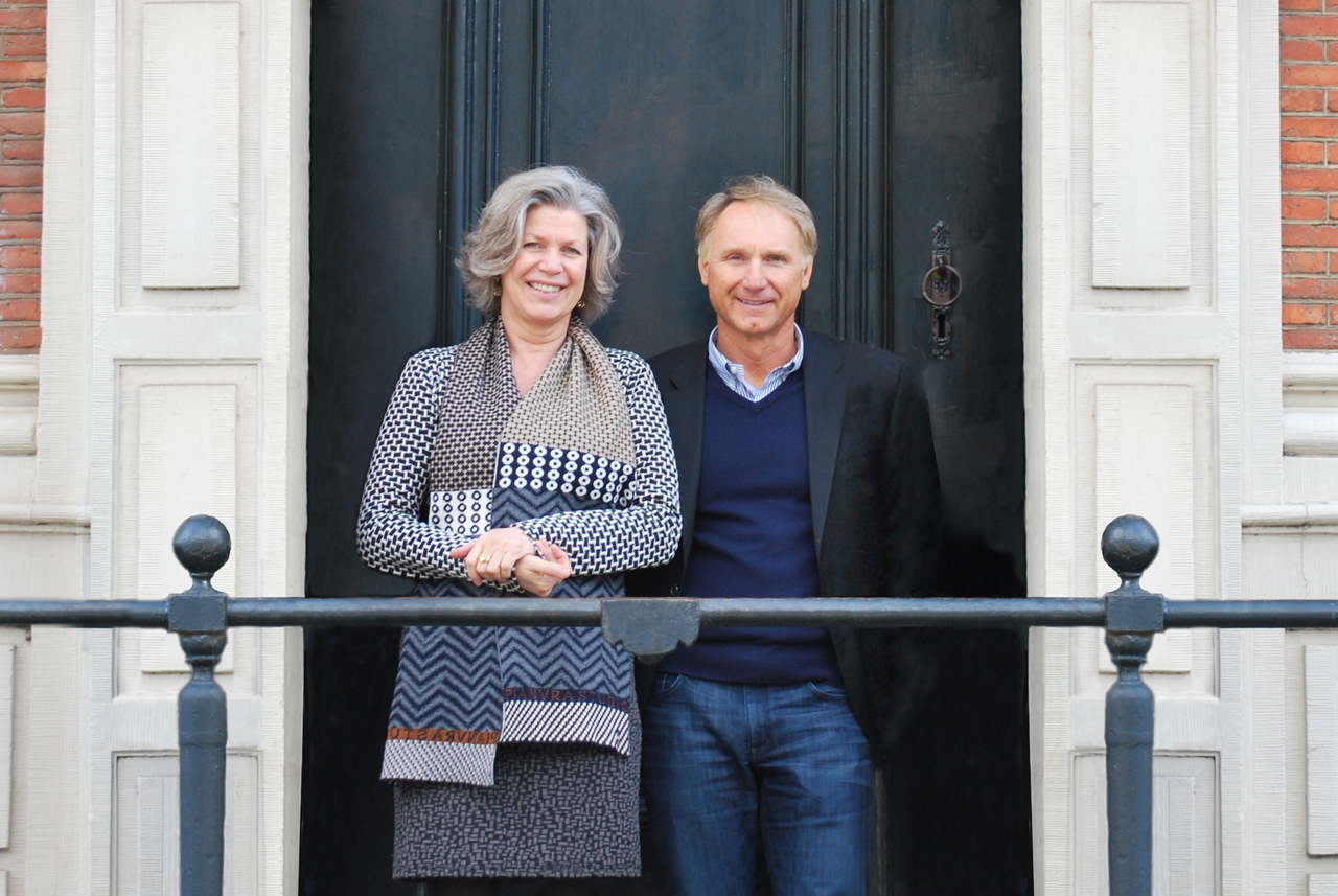 Dan Brown schenkt aan Amsterdamse bibliotheek 