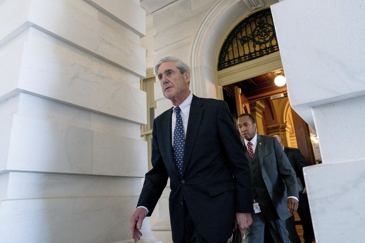 'Mueller heeft duizenden e-mails transitieteam in bezit' 