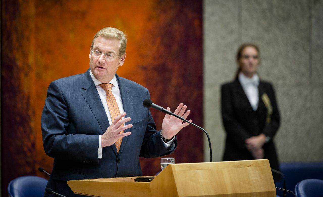 Het is nog maar de vraag of minister Van der Steur zijn begroting door de Eerste Kamer krijgt.