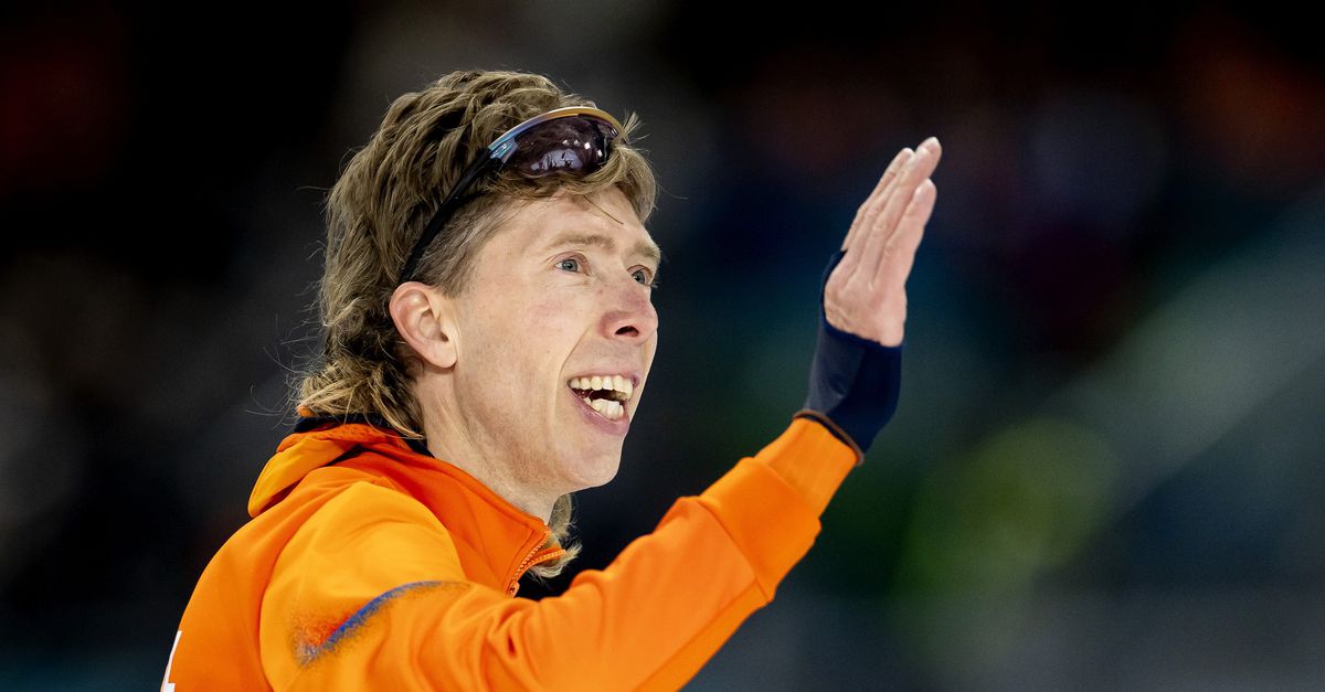 Jorrit Bergsma verrast met brons op 10.000 meter, goud voor Tsjech Jílek