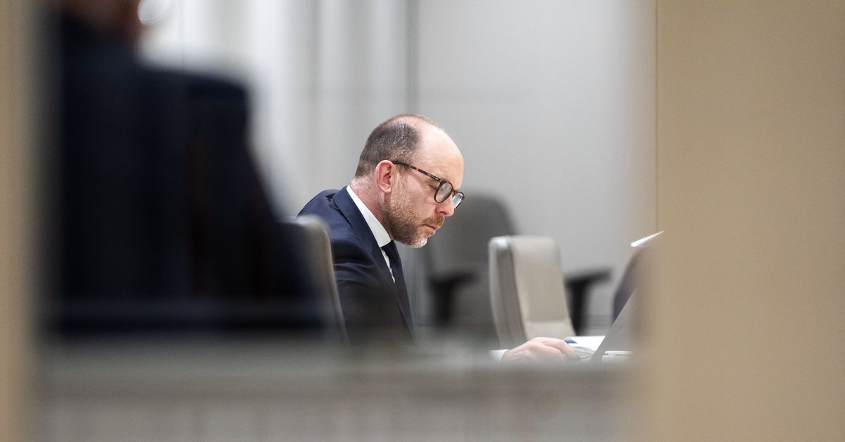 Tot enige zelfreflectie of bezinning leidt het debacle rond de asielwet in Den Haag wederom niet