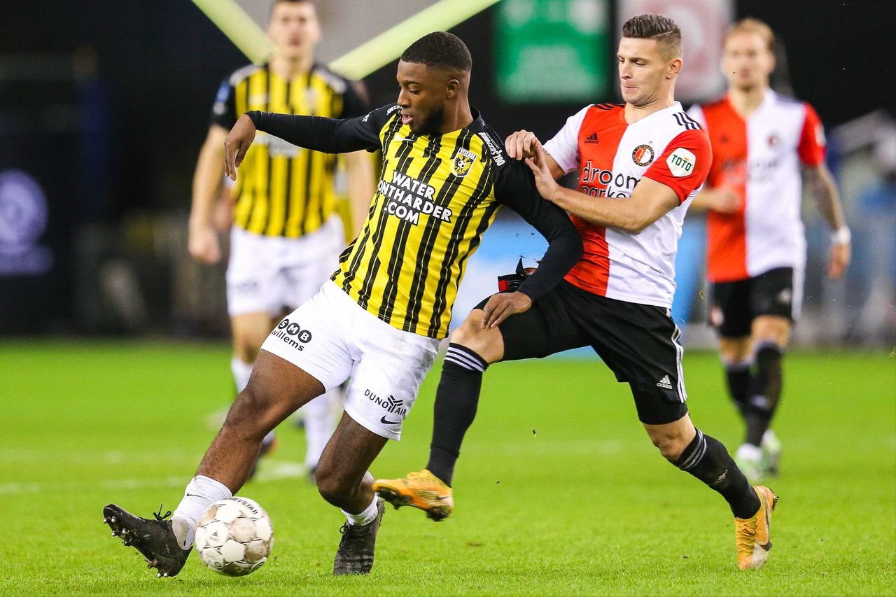 Feyenoord verliest met 1-0 bij Vitesse, einde aan reeks ongeslagen wedstrijden 