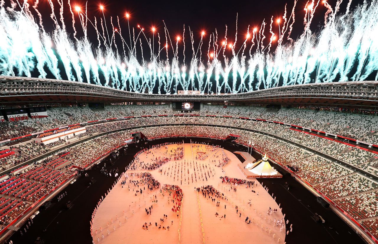Vuurwerkshow tijdens de opening van de Olympische Spelen in Tokio.
