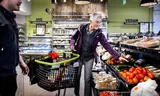 People with a lower income live more sustainably, although they give the climate problem urgently less often.