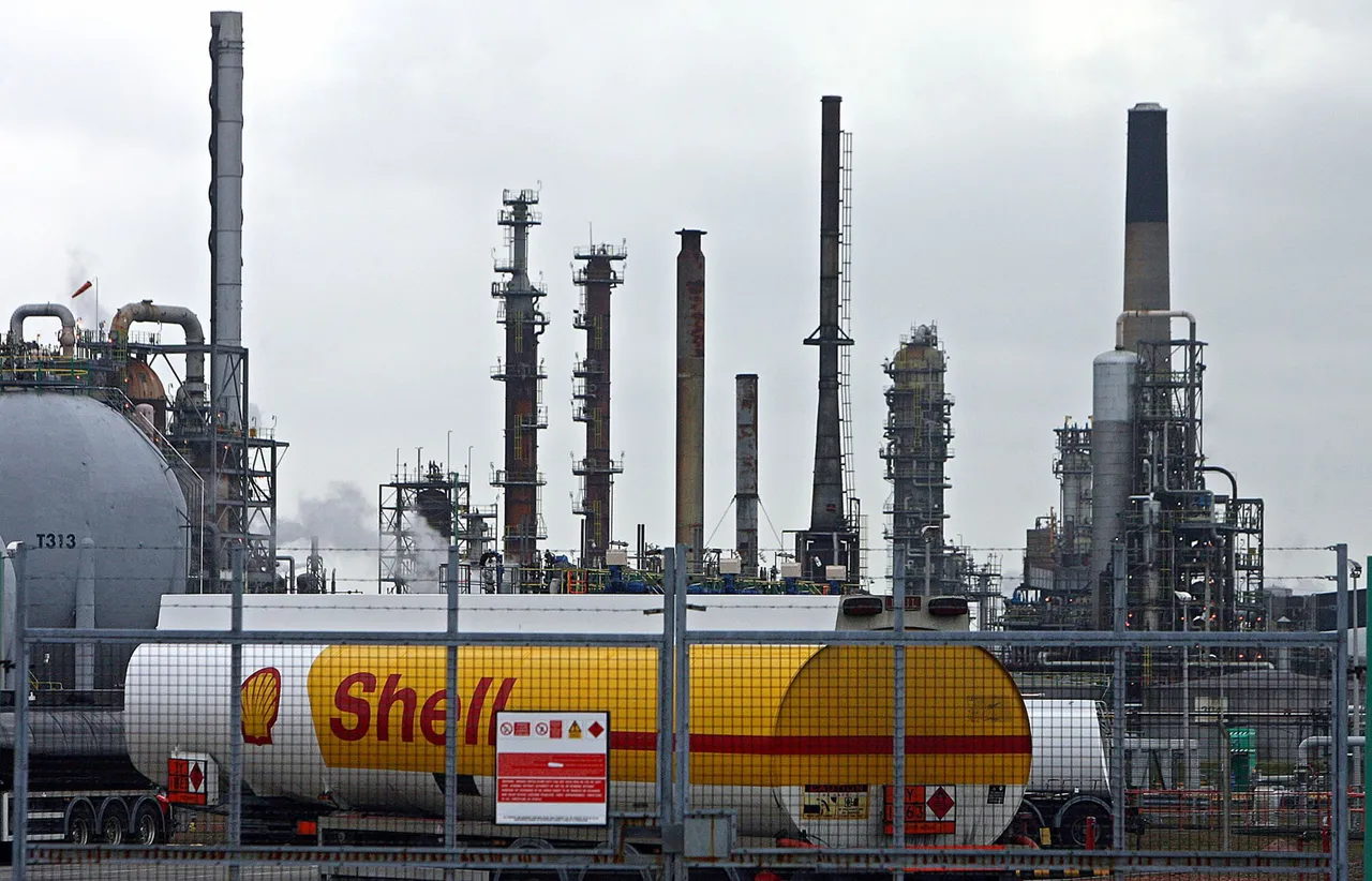 Shell koppelt beloning top aan CO₂-doelen - NRC