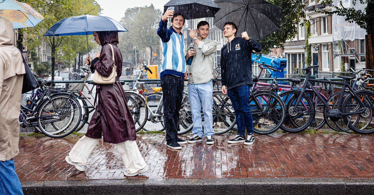 Amsterdam to raise tourist tax to 20 percent by 2031 to limit visitors