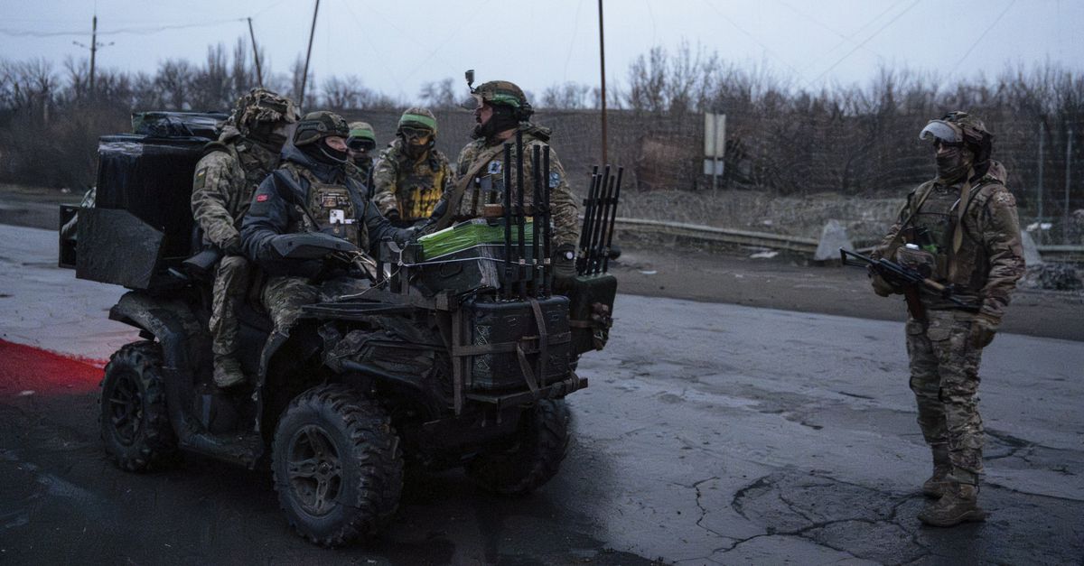 Russen beginnen hun voorjaarsoffensief in het oosten van Oekraïne met enorme verliezen