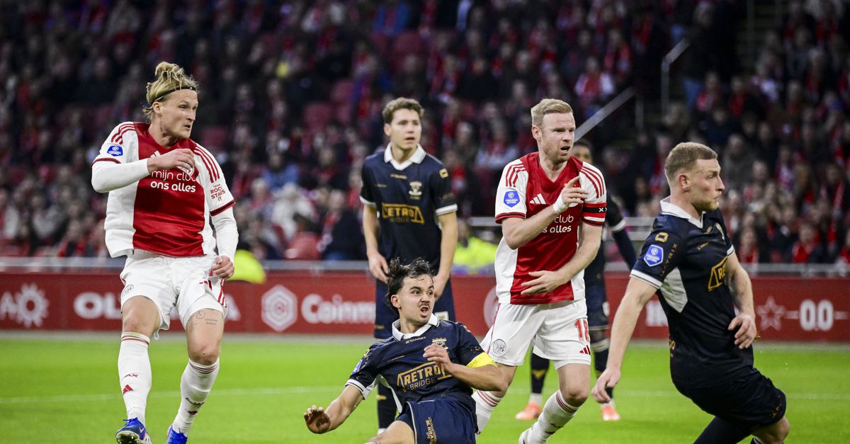 Ajax speelt gelijk tegen Go Ahead Eagles, drie dagen na blamage tegen AZ