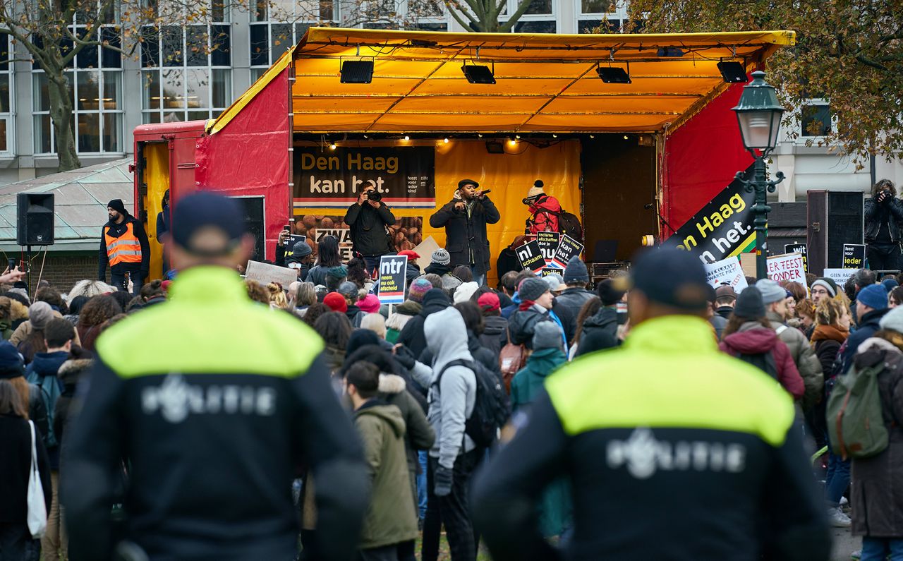 Een protest van Kick Out Zwarte Piet in Den Haag.