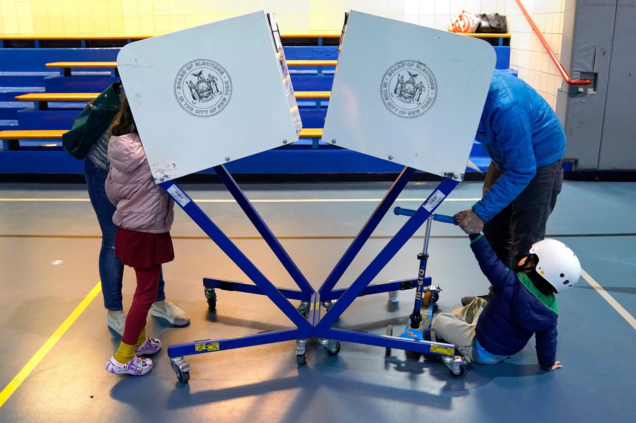 Kiezers brengen hun stem uit in New York.